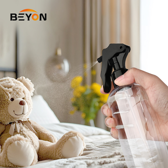 300ml Plastic Spray Bottle with Trigger Sprayer , Cosmetic Mist Spray Container